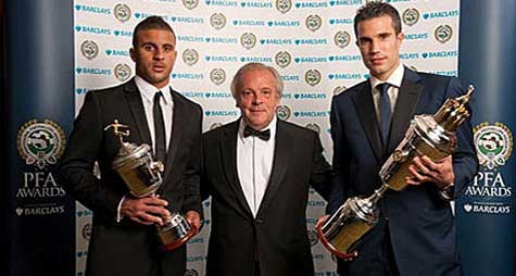 Kyle Walker, PFA chief executive Gordon Taylor and Robin van Persie